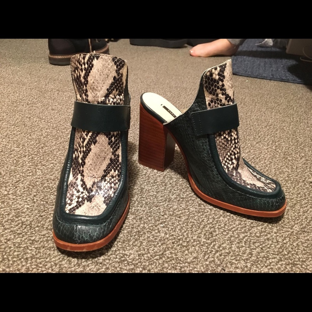 HEELS
